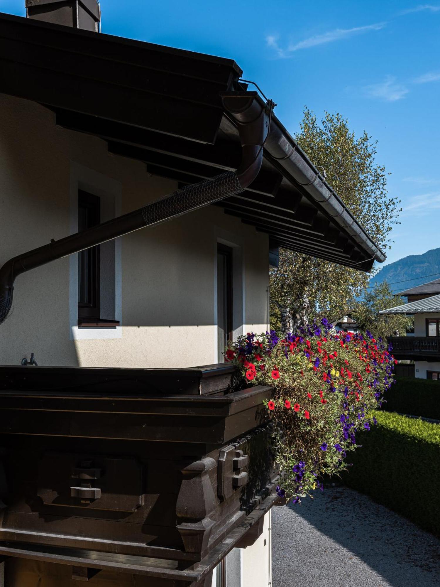 Gaestehaus Bleiweis-Zehentner Zell am See Exterior photo